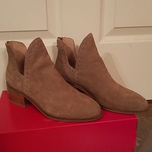 Chelsea & Violet bootie